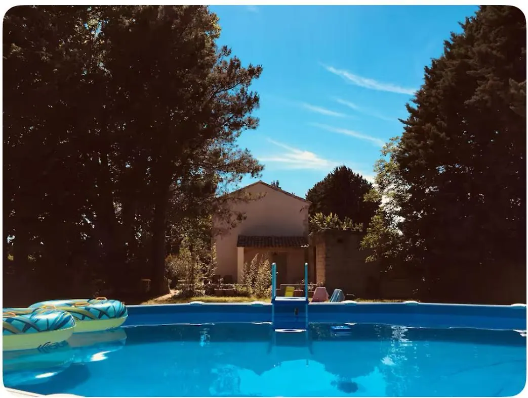 Studio Mas De Pape Verquieres Saint Remy De Provence 0*,  France