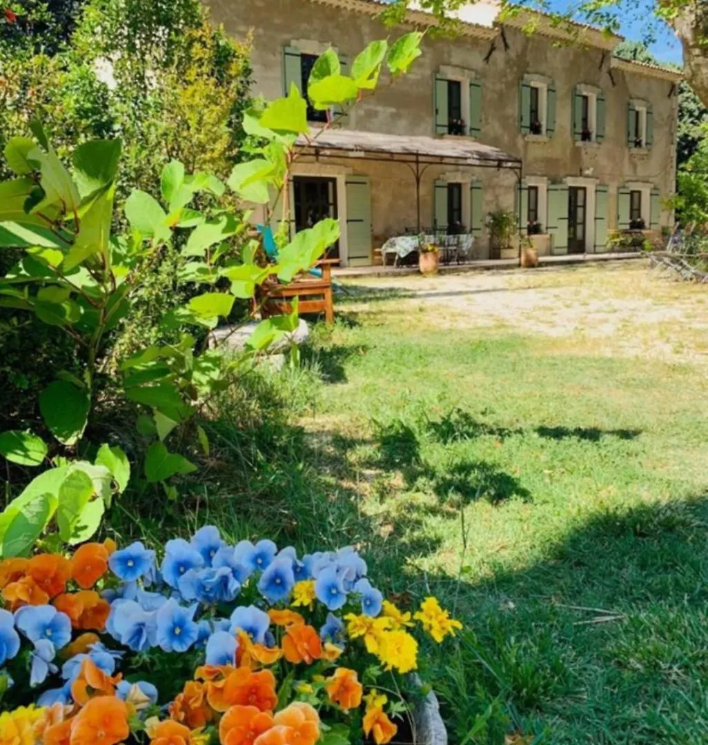 Studio Mas De Pape Verquieres Saint Remy De Provence Apartment